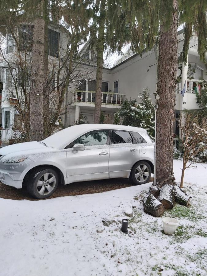 Feher Hinto Miskolc Eksteriør billede